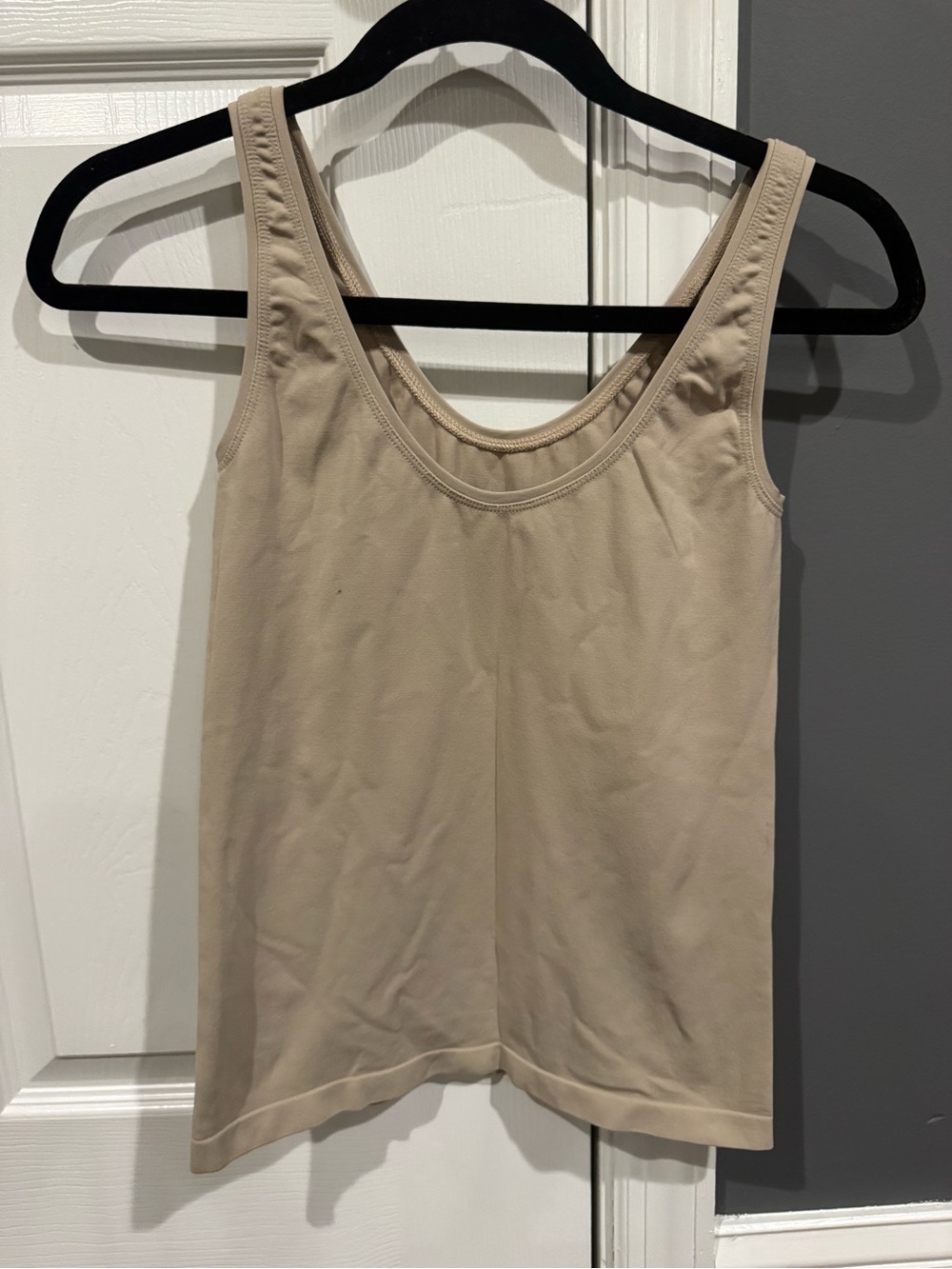 Elie Tahari Beige Scoop Neck Tank Top